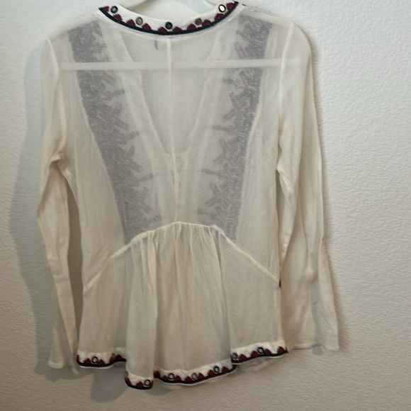 Anthropologie Akemi + Kin Embroidered Mesh Peasant Top - Picture 4 of 7